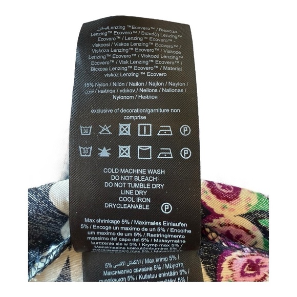 Y.A.S Top Yasmylia Crop Top With Back Tie - Size XL - Picture 9 of 15